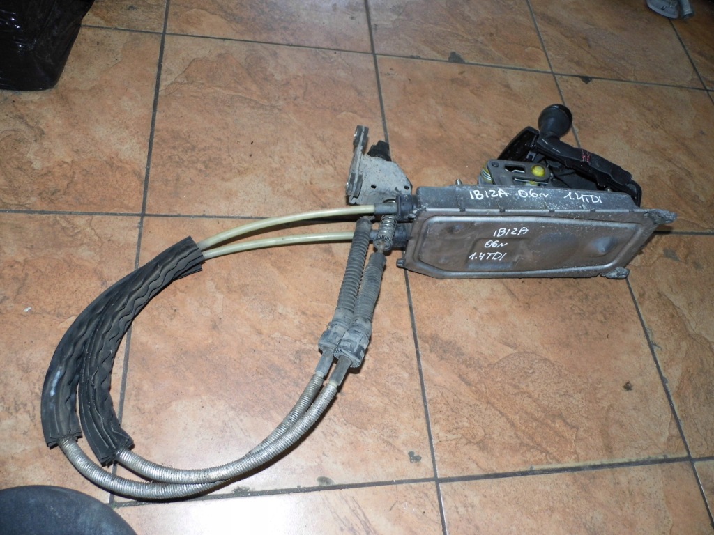 фото №8, Ibiza iii 1.4tdi 06' домкрат выборщик тросы передач 6q0711265