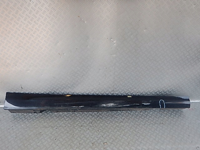 фото №1, Bmw 3 e90 e91 lift правая молдинг порог