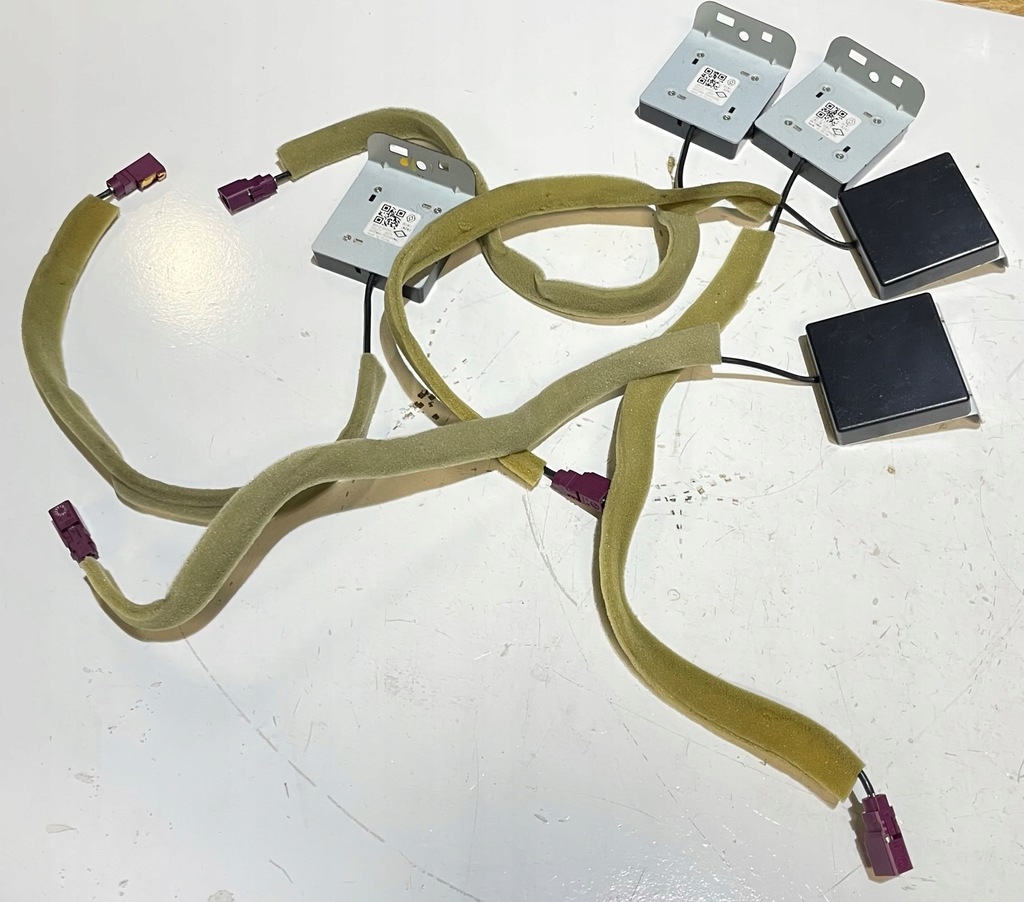 фото №1, Renault clio v антенна радио навигация 282125171r