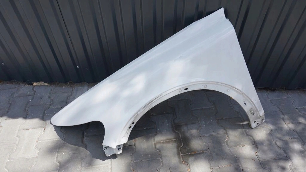 фото №1, Volvo c30 - передний крыло левый перед