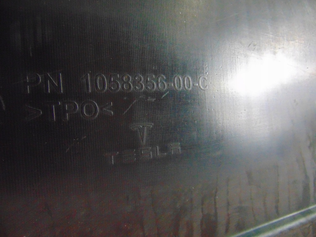 фото №13, Tesla x накладка спойлер диффузор бампера задняя заднего 1058356-00-c