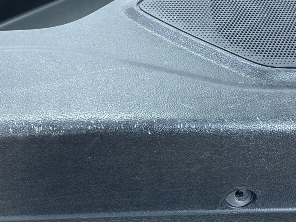 Обшивка двері лівий перед ford explorer vi 2020+ америка в Україні