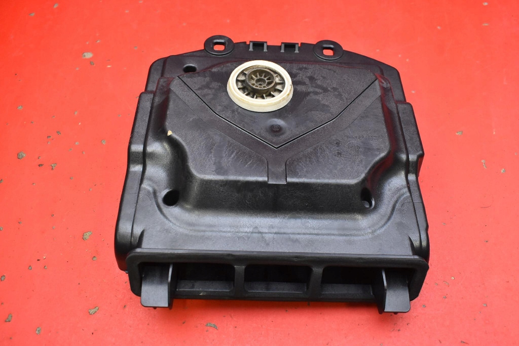 Динамик сабвуфер правый 9241118 bmw f01 f02 08-12 в Украине