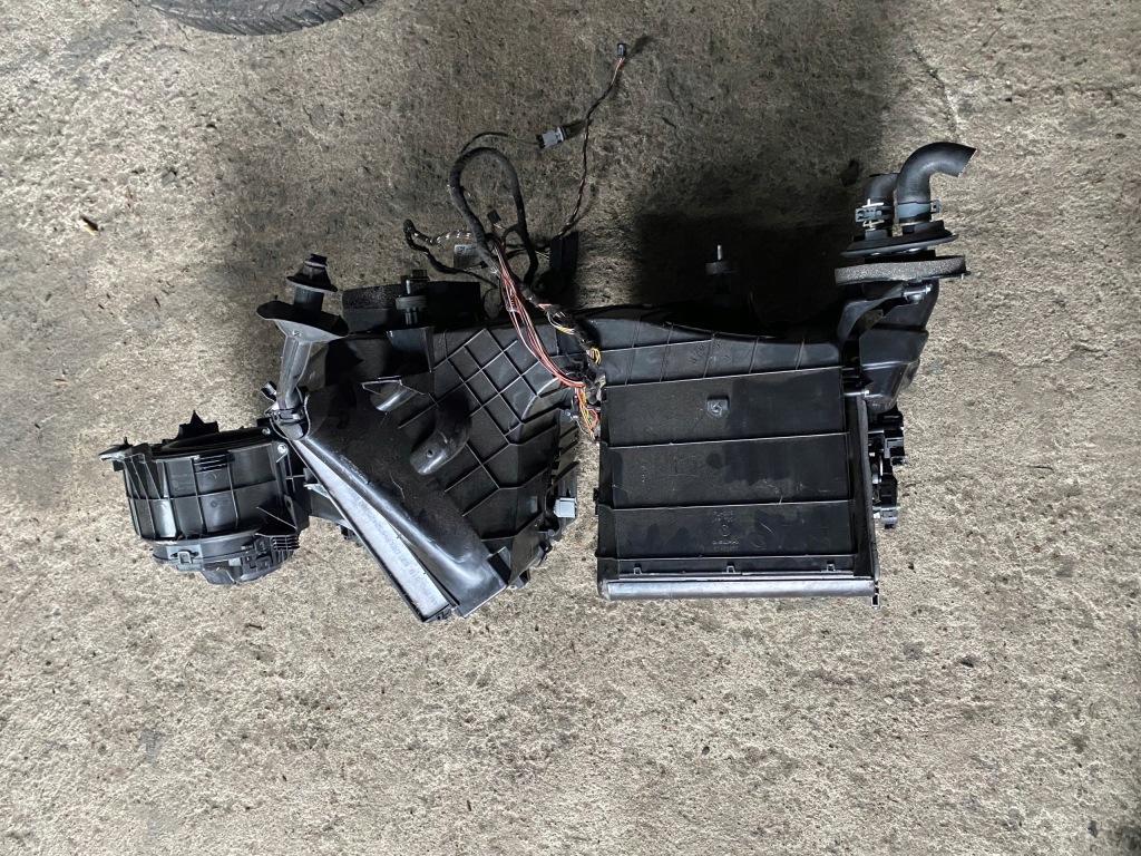 фото №1, Porsche cayenne 7p5 отопитель 7p5820005aq