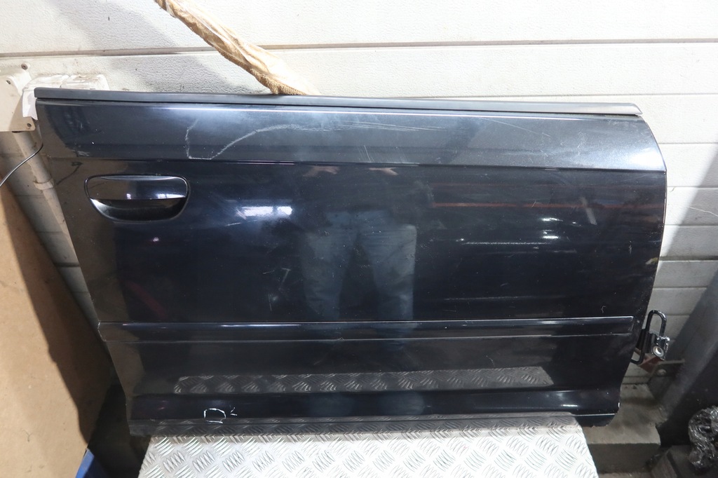 фото №1, Дверь правый перед audi a3 8p sportback