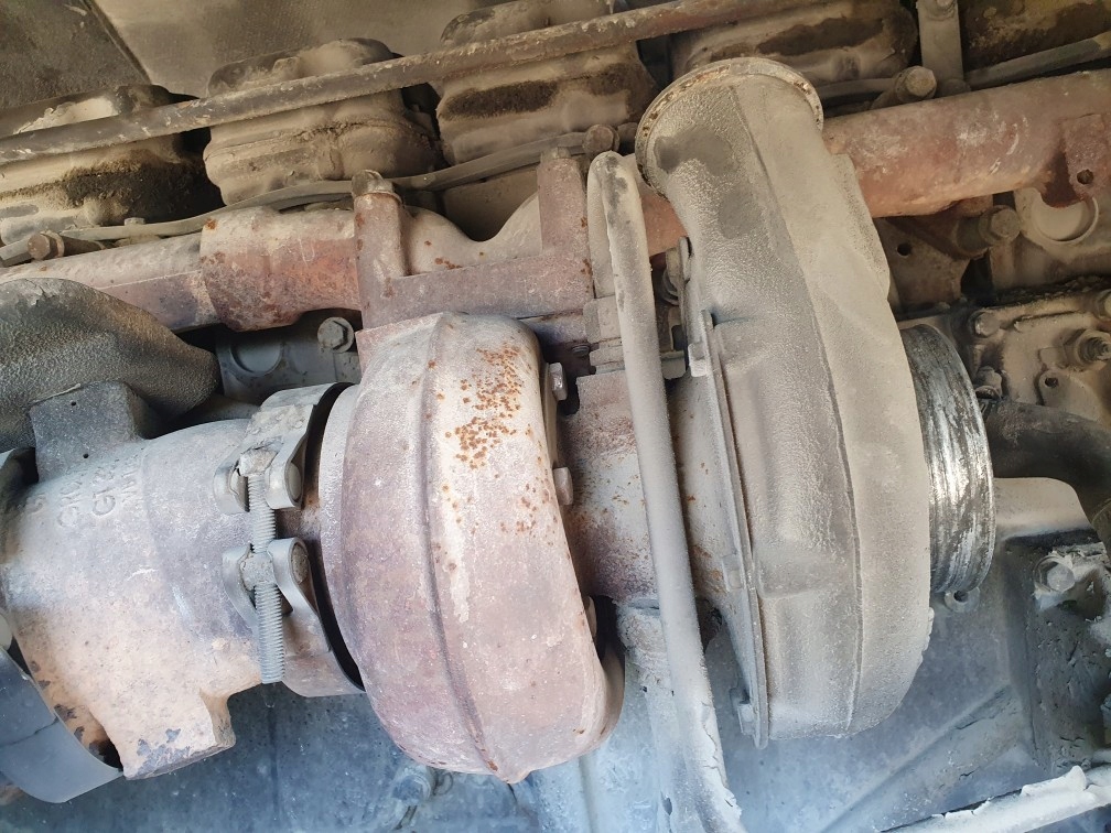 фото №8, 1502012 труба заливна горловина заливної оливи scania 4 99r 114l 380 2000 r