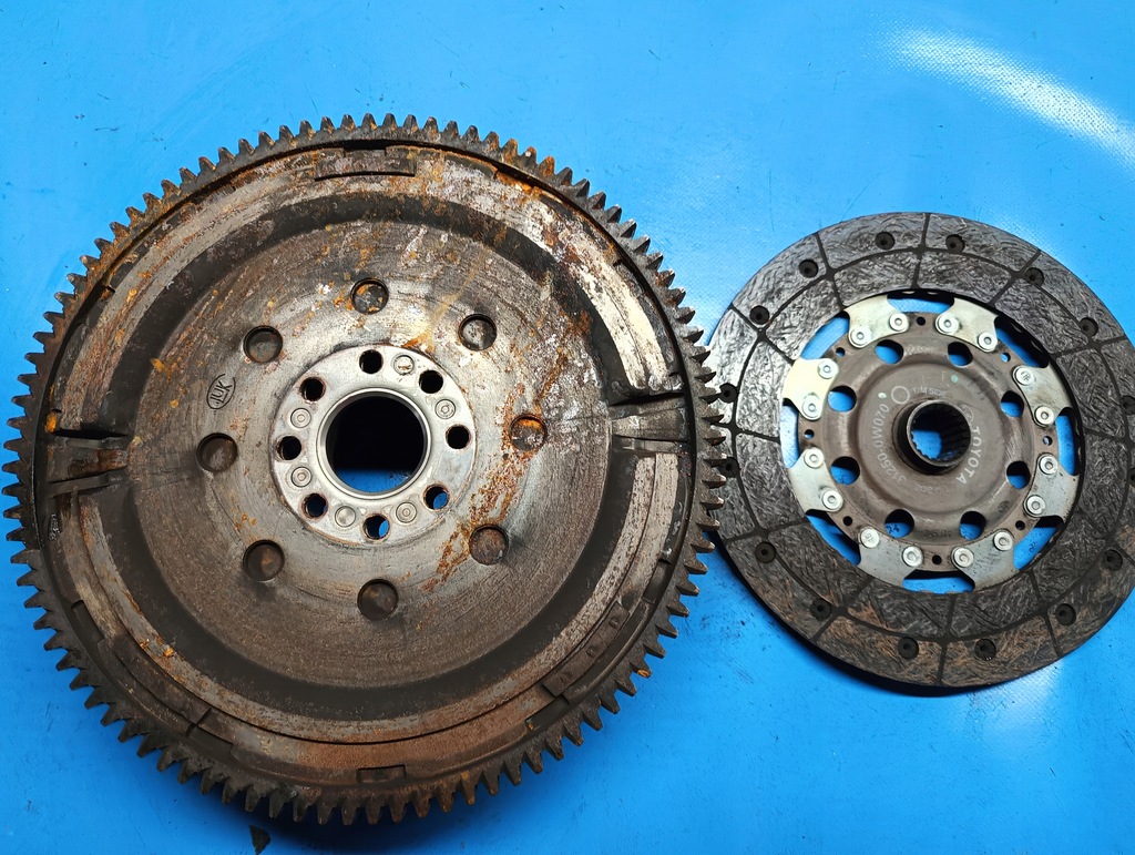 фото №7, Сцепление колесо двухмассовый lexus is 220 toyota 2.2 d-cat 2ad