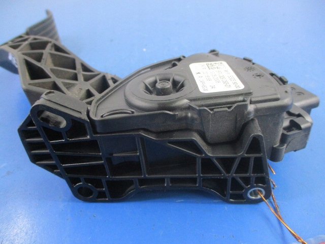 фото №5, Peugeot 308 потенциометр педаль газа 9681530380