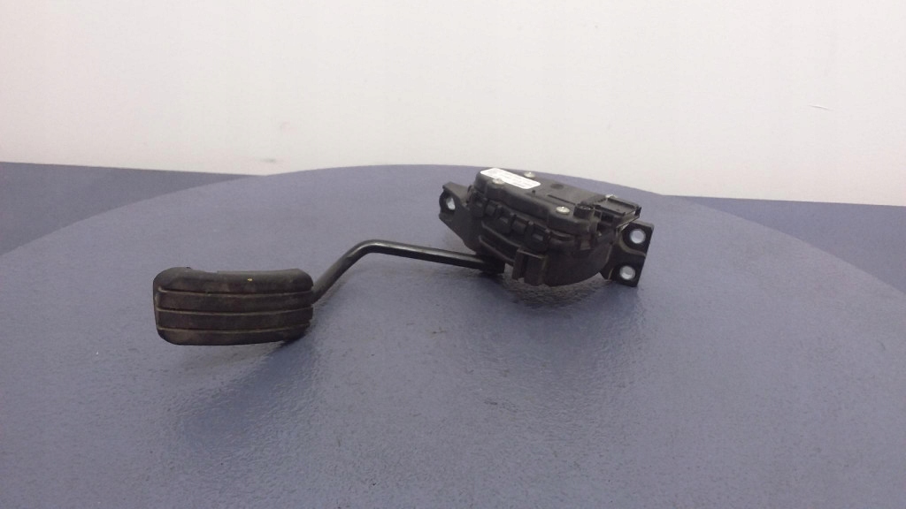 фото №1, Renault trafic ii lift 2.5 dci педаль потенциометр газа 7700313060