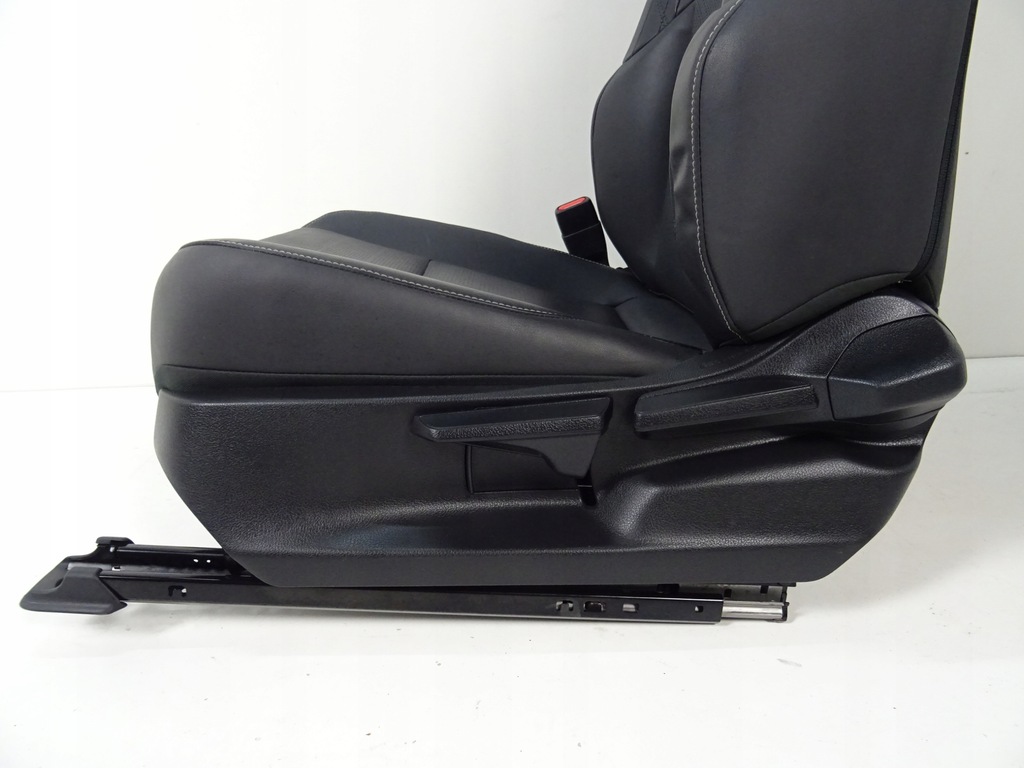 фото №15, Lexus ux 250h заднє сидіння задня задня сидіння сидіння шкіра