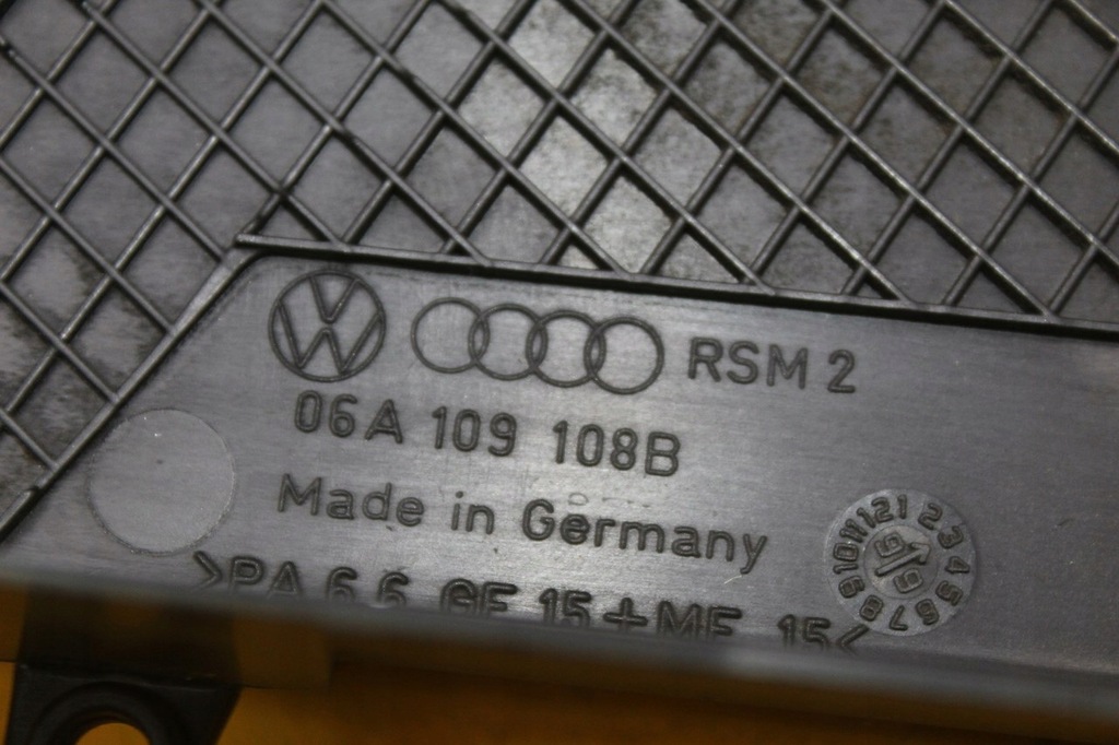 фото №7, Захист корпус розподільного валу vw golf iv bora 2.0 b 8v aqy 06a109108b