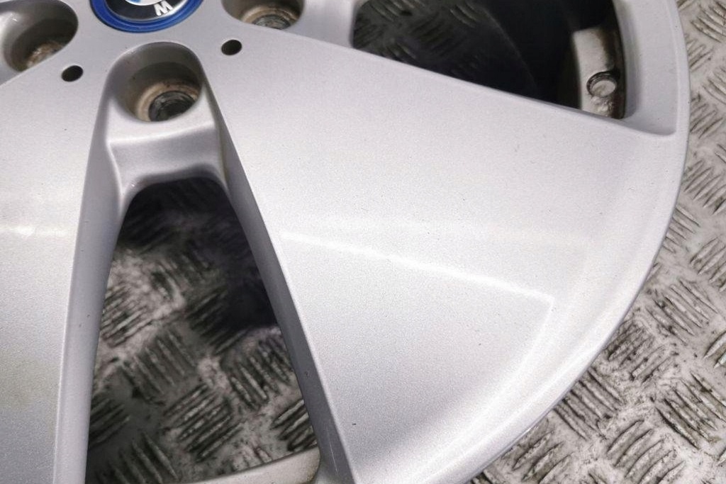 фото №8, Комплект диск bmw i3 i01 6856438 0.6l 2015