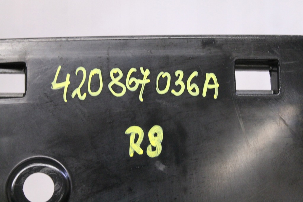 фото №7, Обшивка правый задняя audi r8 i 420 2006r- 420867036a