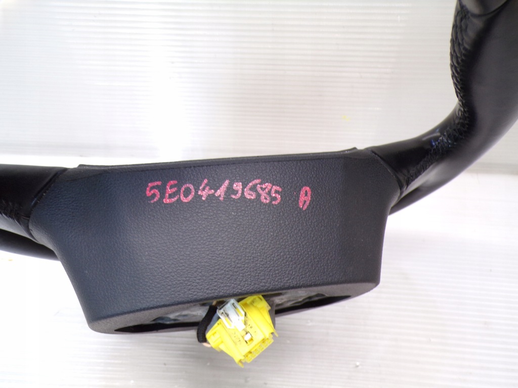 фото №7, Повітропровід шкіряний мультифункція skoda octavia iii 5e0419685a