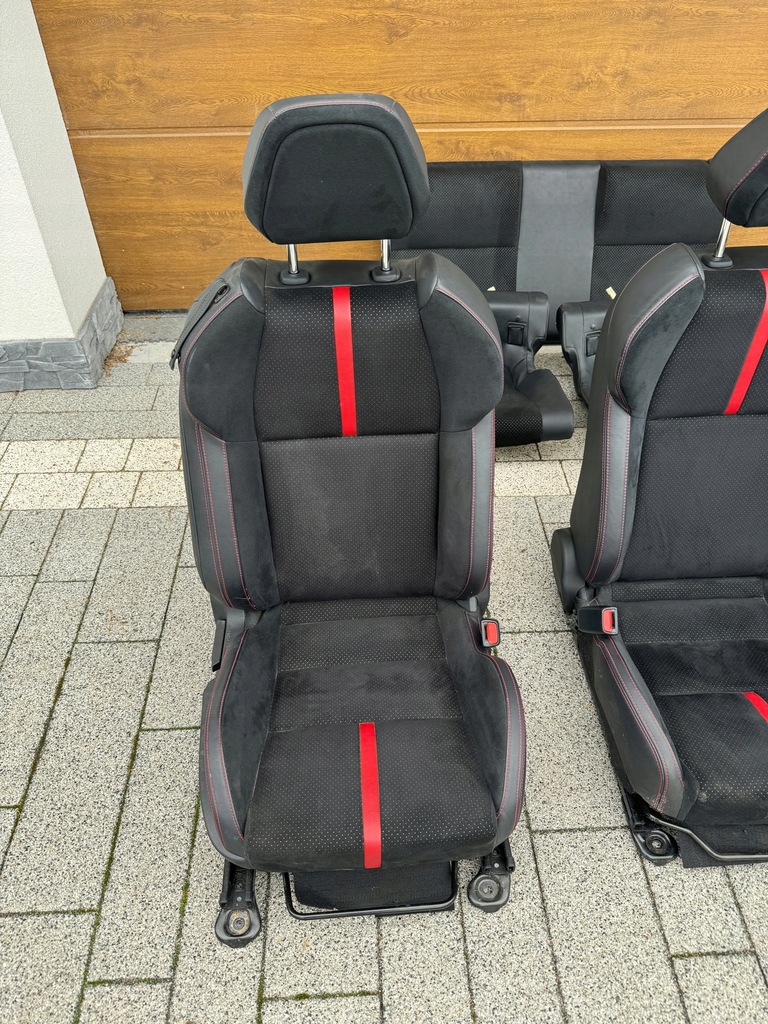 фото №8, Subaru brz ii 2 2022 toyota gr86 gr 86 сиденья заднее сиденье сиденье середина