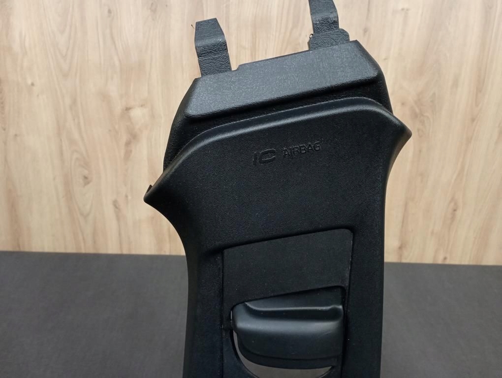 Volvo v40 ii cross country захист права стійка середнього b 31102350 Київ