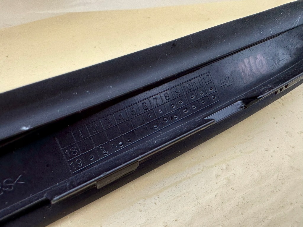 Hyundai santa fe iv 4 18-20r молдинг скло лобове правий 86140-s1000 Недорого