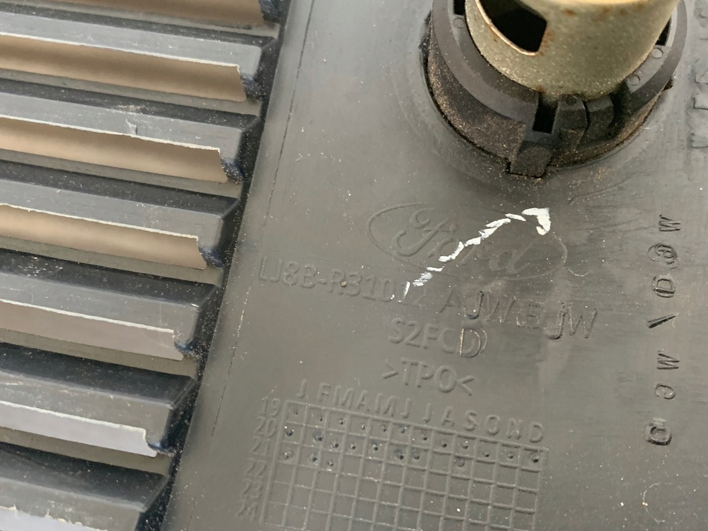 фото №16, Ford mustang mach-e 21r rwd обшивка оббивка багажника правий задня задня