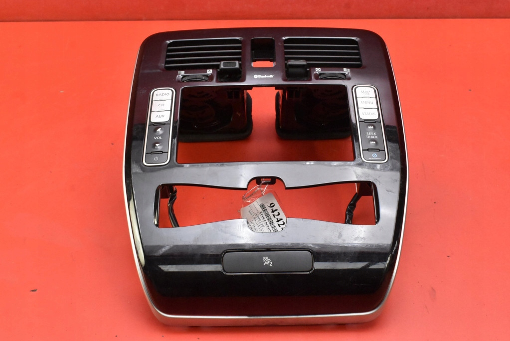 фото №1, Решётка обдув средняя рамка радио 682603nl0a nissan leaf i ze0 lift 10-17