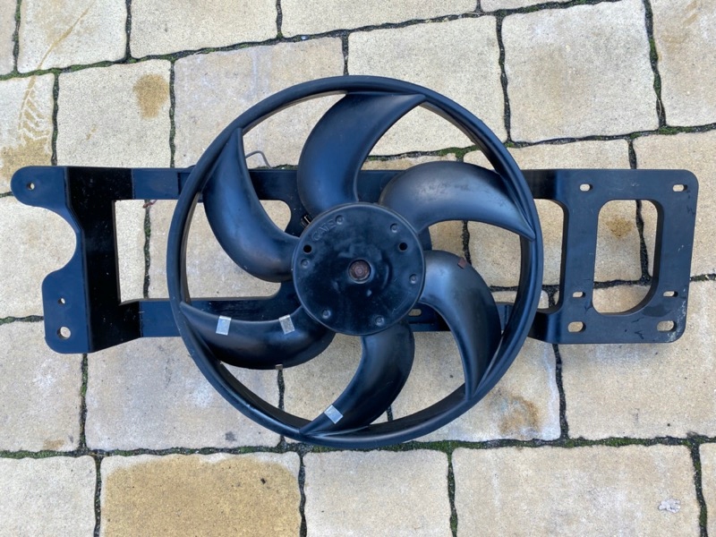 фото №1, Dacia logan i вентилятор корпус