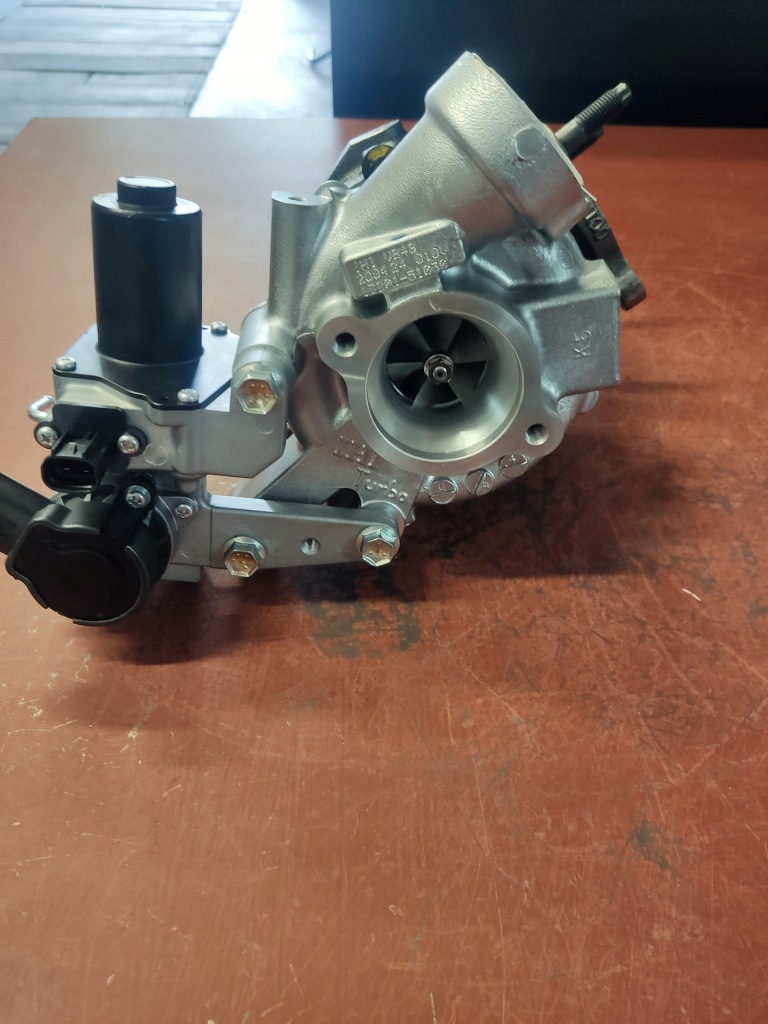 Турбонагнетатель toyota land cruiser v8 17201-51030 nowa Киев