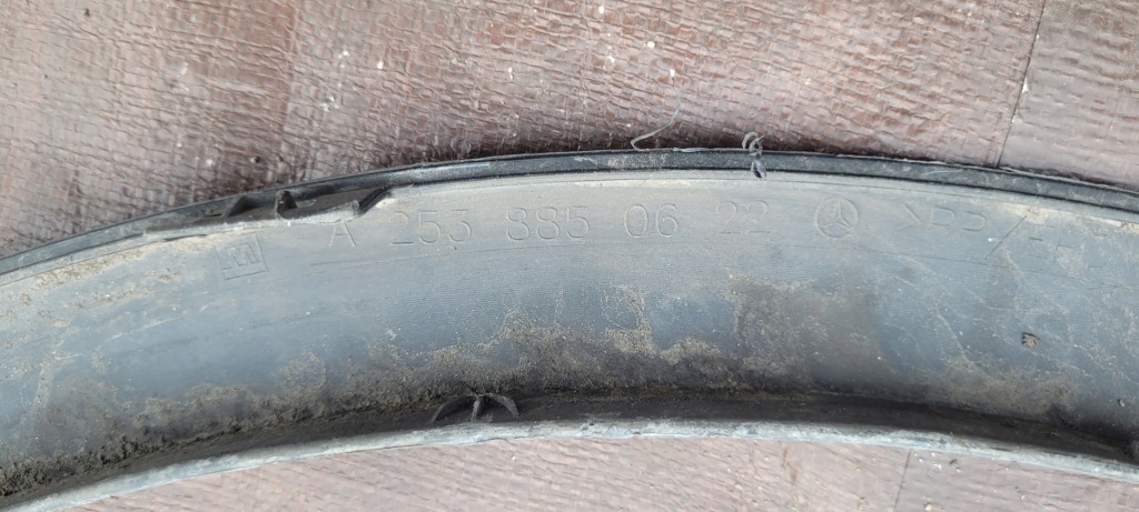 фото №8, Mercedes glc w253 молдинг крыло правый перед