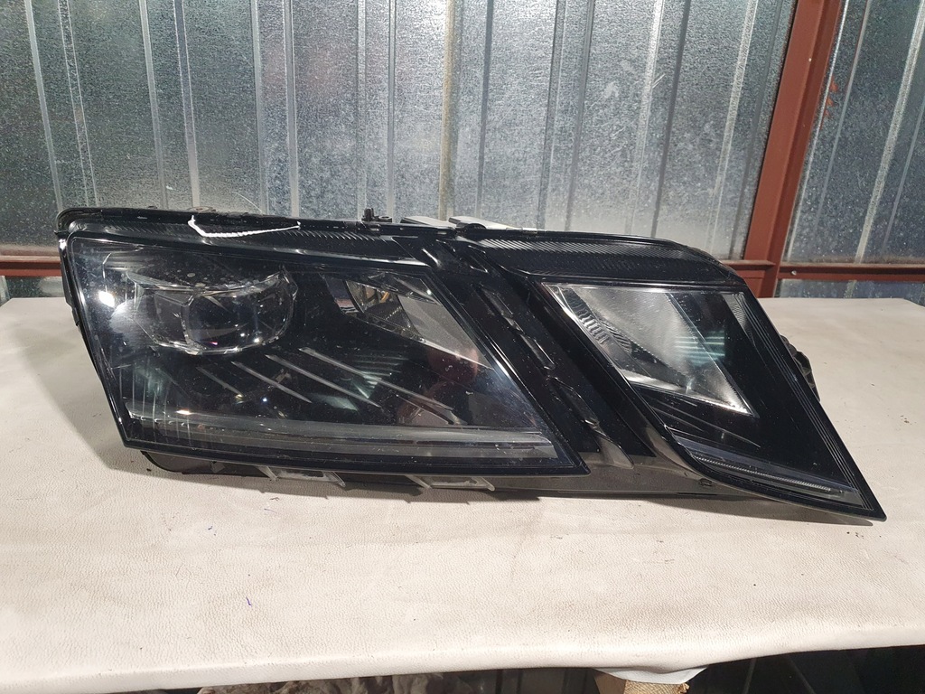 фото №1, Лампа правая перед передняя skoda octavia iii lift