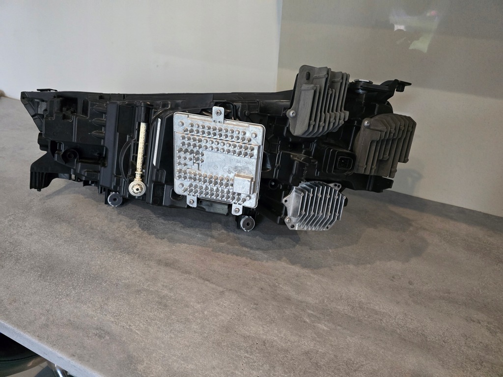 фото №7, Лампа права bmw ix i20 m60 laser комплектна