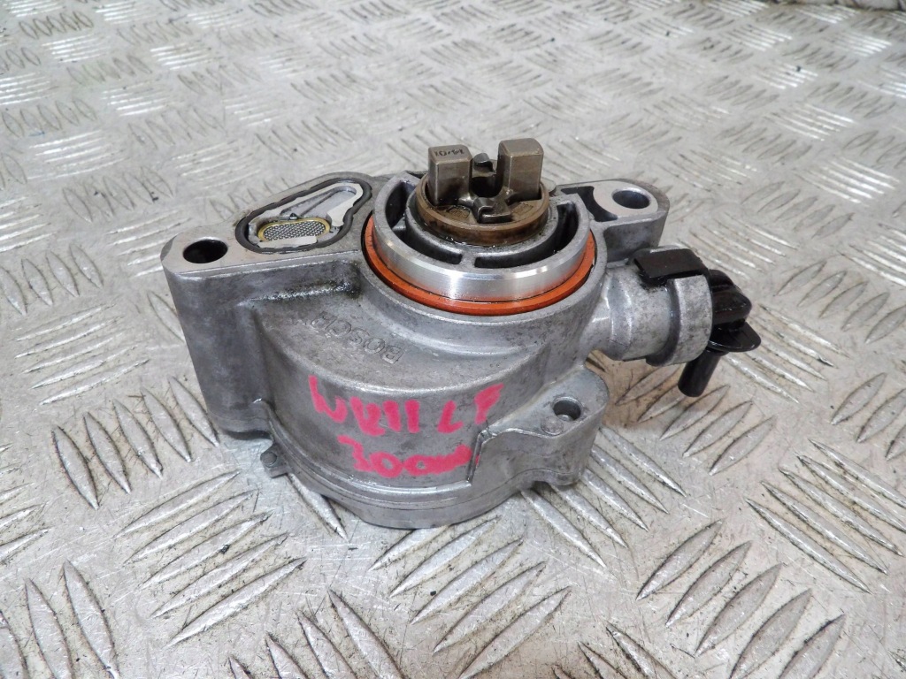 фото №1, Вакуум насос - jeep grand cherokee wk2 3.0 crd vm