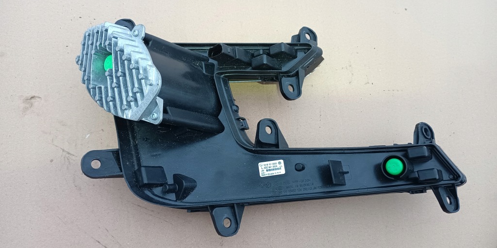 Vw passat b8 фонарь  led drl левый Оригинал