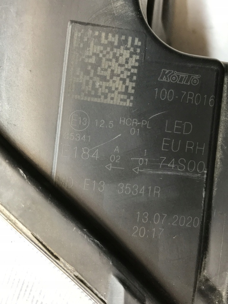 Suzuki vitara 3 3 рестайлінг  18- фара правий перед full led 100-7r016 Доставка