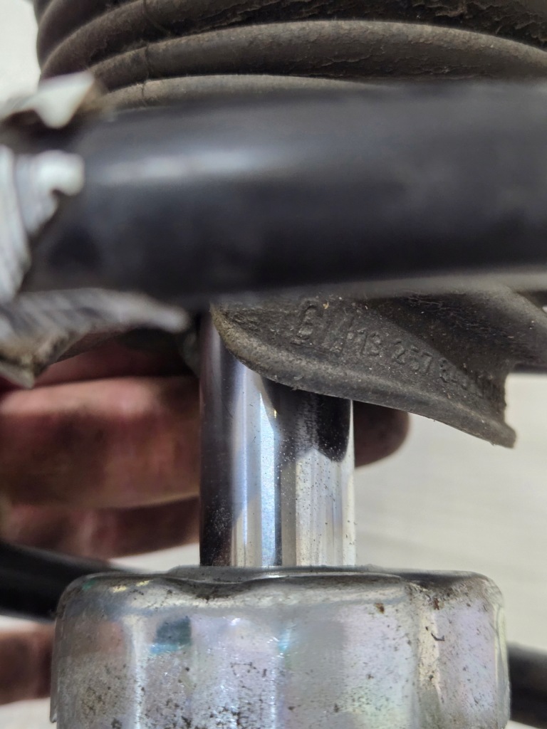 Амортизаторна стійка поворотний кулак ліва перед амортизатор opel astra iv j 1,4t 13354027 Київ