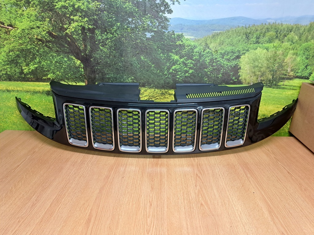 фото №1, Jeep grand cherokee srt8 решётка радиатора org