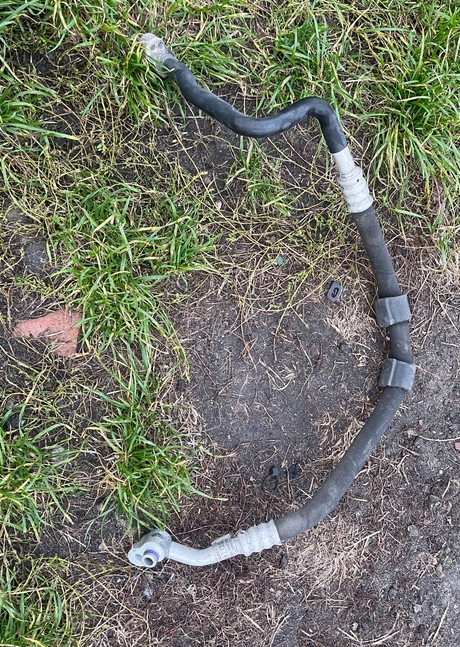 фото №1, Audi a6 c7 2.0 tdi шланг трубка кондиционера 4g0260701j