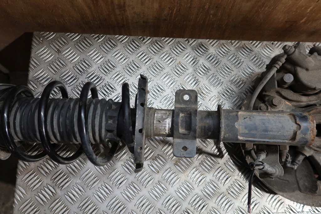 фото №7, Поворотний кулак лівий перед peugeot 3008 ii 2.0 hdi