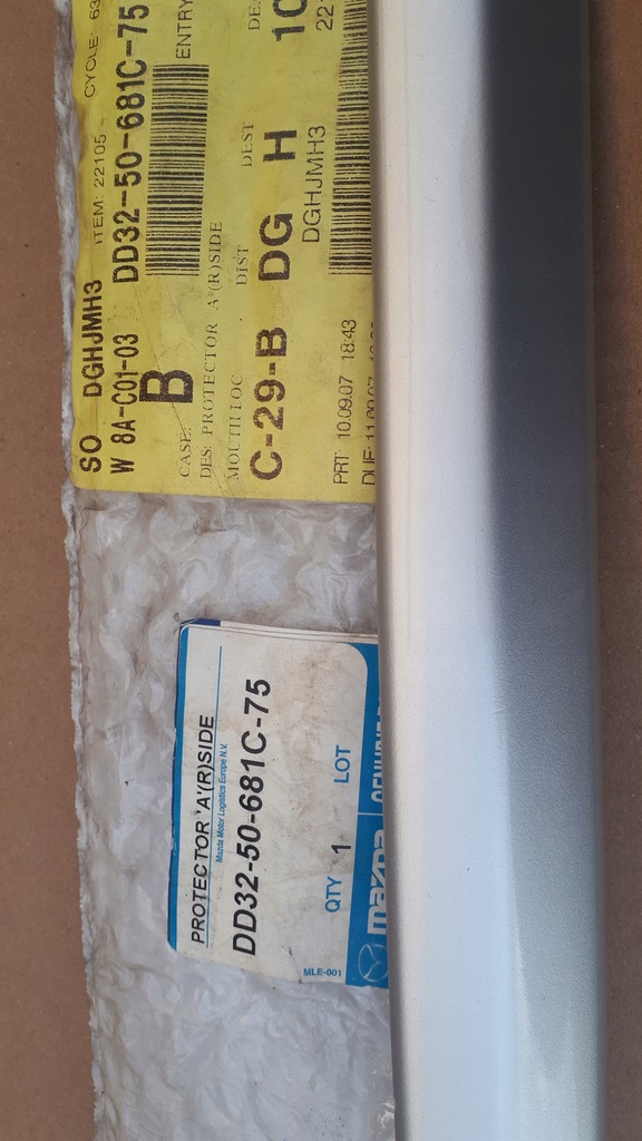 фото №3, Mazda 2 права молдинг двері перед 2002-07r