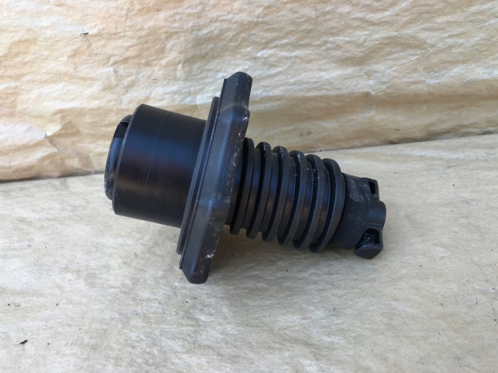 фото №1, Болт колеса запасного vw golf vii 5q0803899