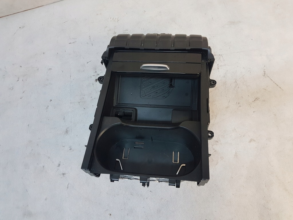 фото №11, Бардачок mecedes eqa gla w177 w118 зарядное устройство индукционная a1776806001