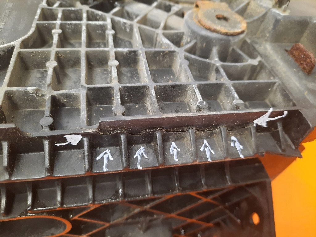 Renault megane 3 08-14 основание аккумулятор t060009a150 nv676 Цена