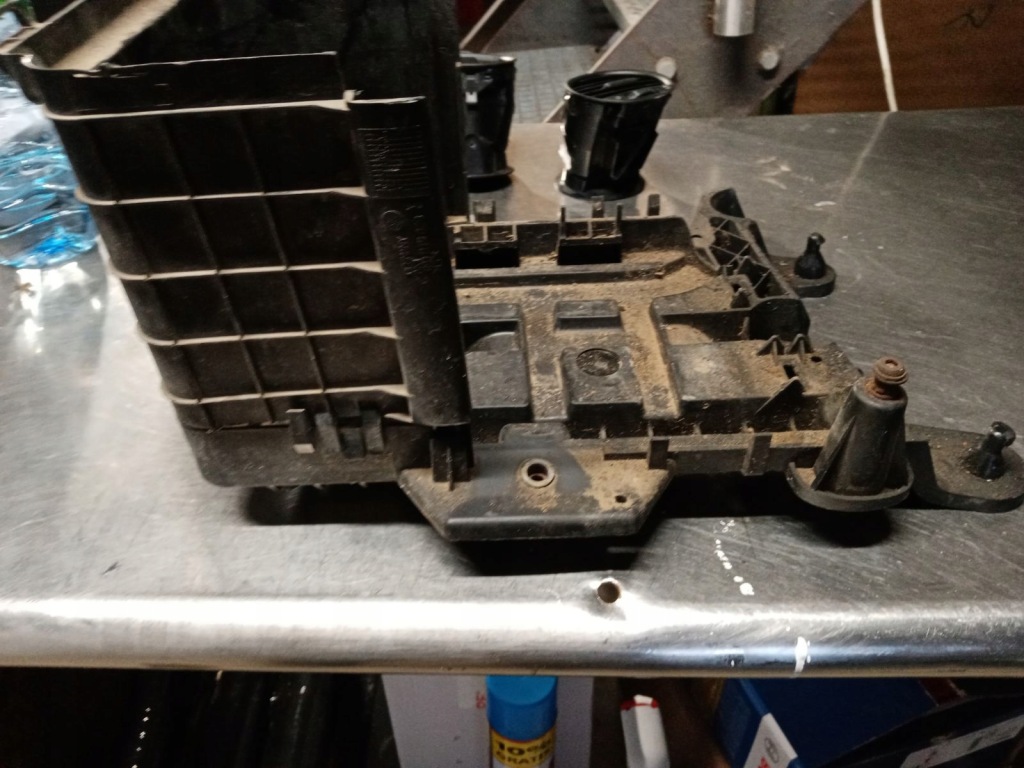 фото №6, Основание аккумулятор vw seat skoda audi 1k0915333