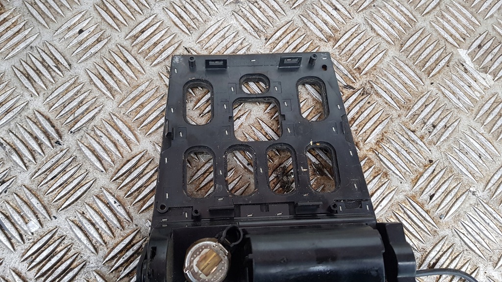 фото №9, Mercedes w163 ml dekor рамка dekor корпус домкрата a1636806136