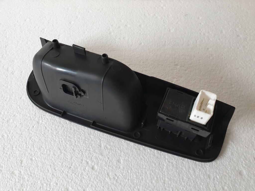 фото №4, Кнопка підйому скло лівий задня kia ceed i 08r