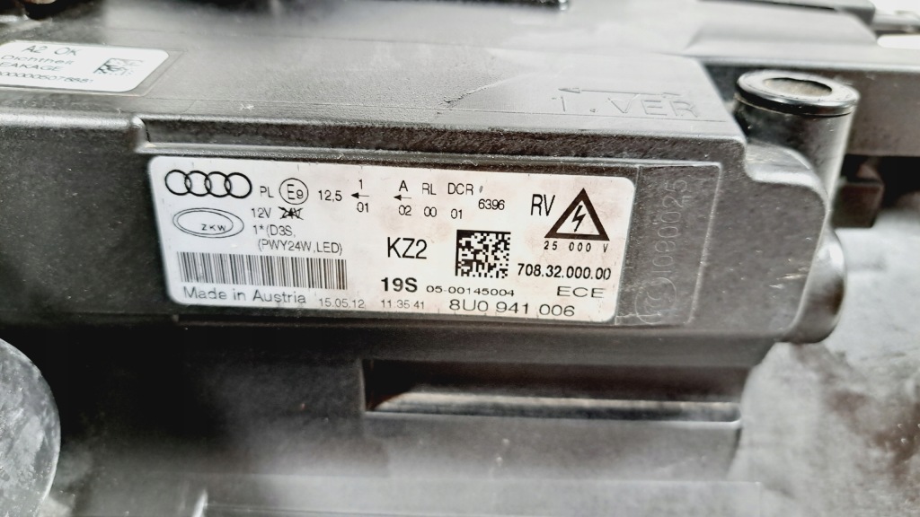 Audi q3 11-14 фара ксенон led правый  8u0941006 Оригинал