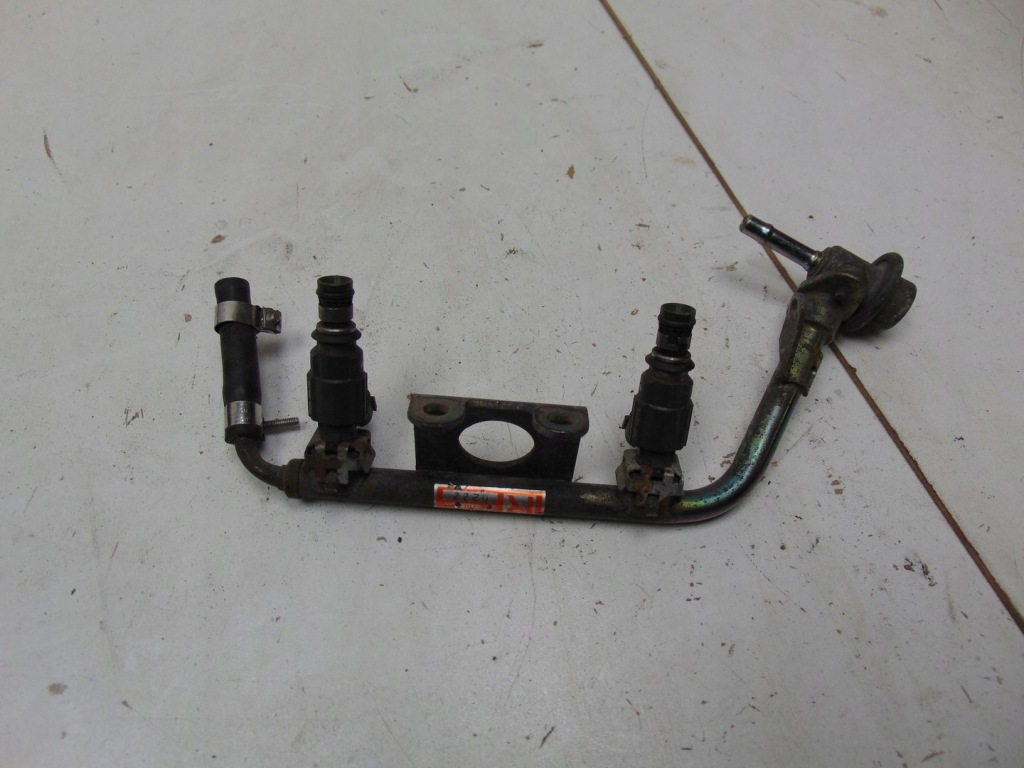 фото №1, Молдинг впрыскная + форсунки subaru forester 17522aa630