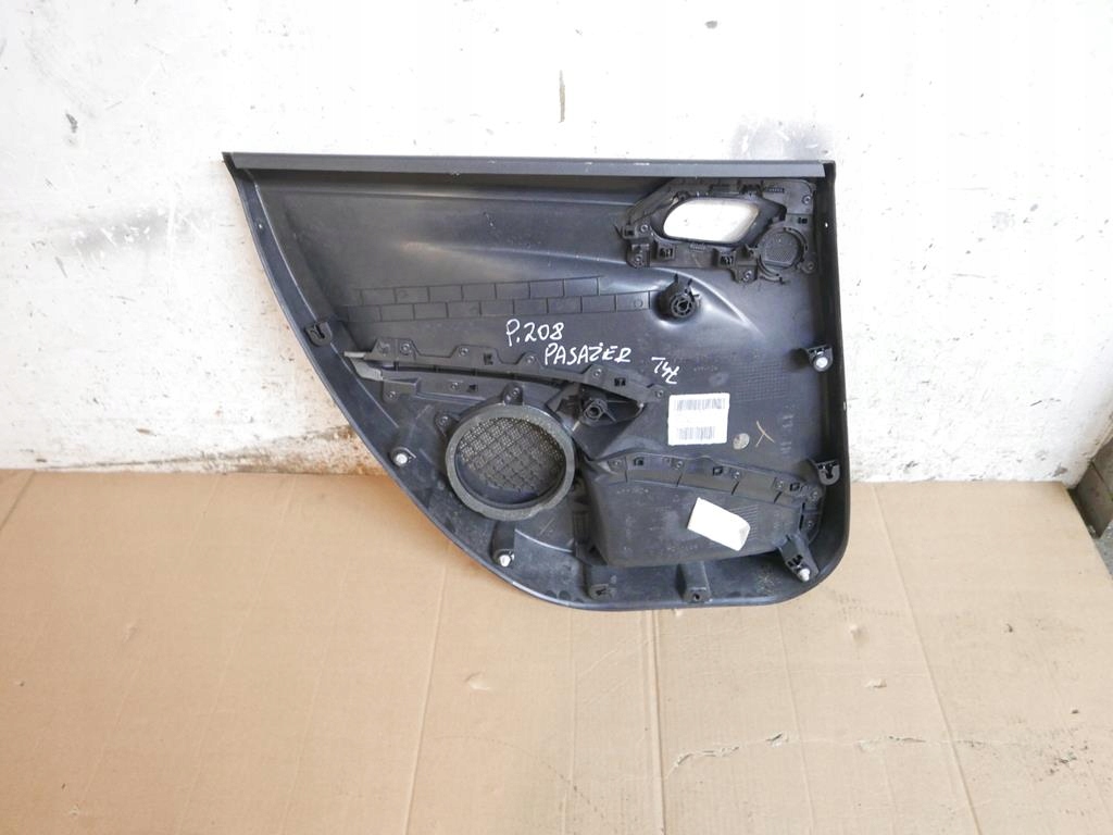 фото №7, Оббивка обшивка правий задня peugeot 208 i phi 5d