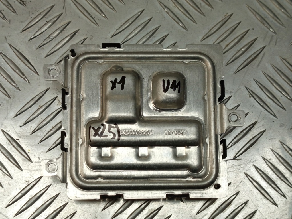 Bmw x1 u11 модуль перетворювач лампи led 5a641a8 Недорого