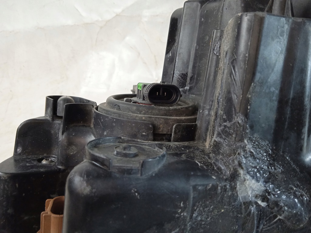 фото №9, Town country v 10-20 лампа передняя usa правая 05113336ae