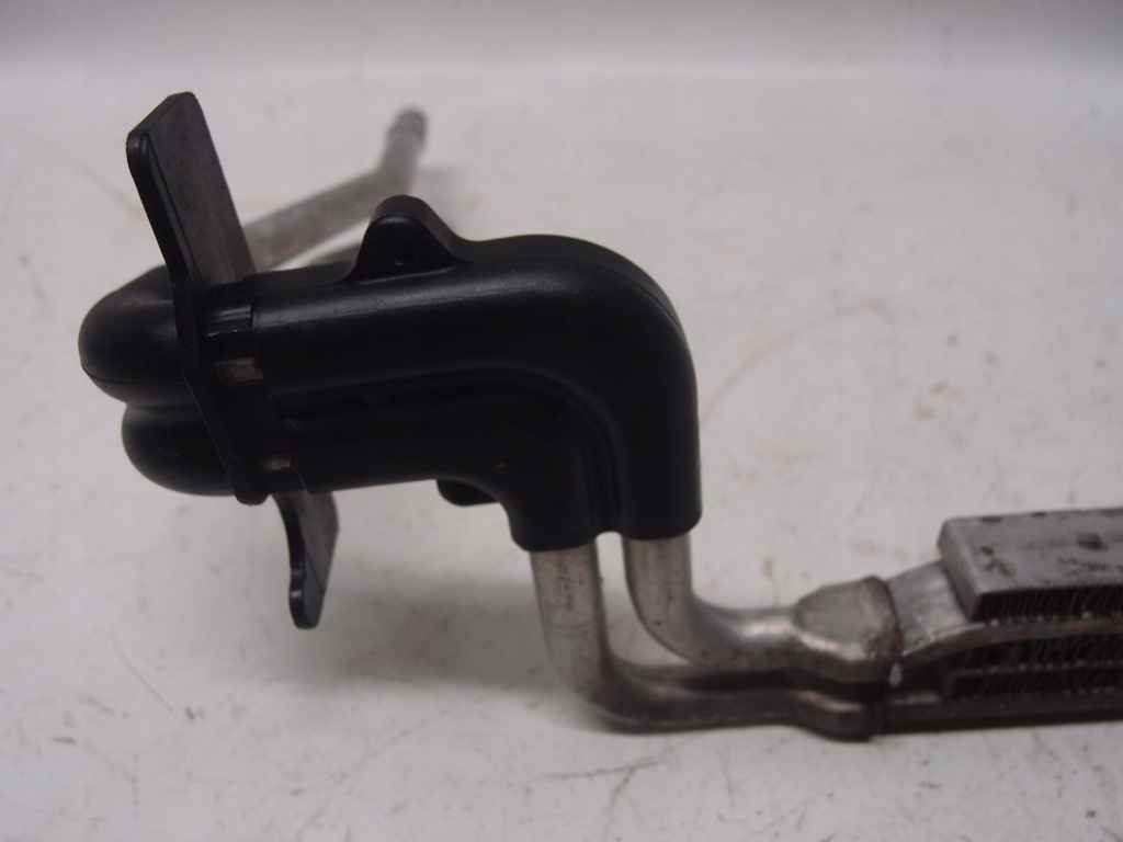 фото №6, Радиатор масла mercedes c-klasa w204 a2045001001