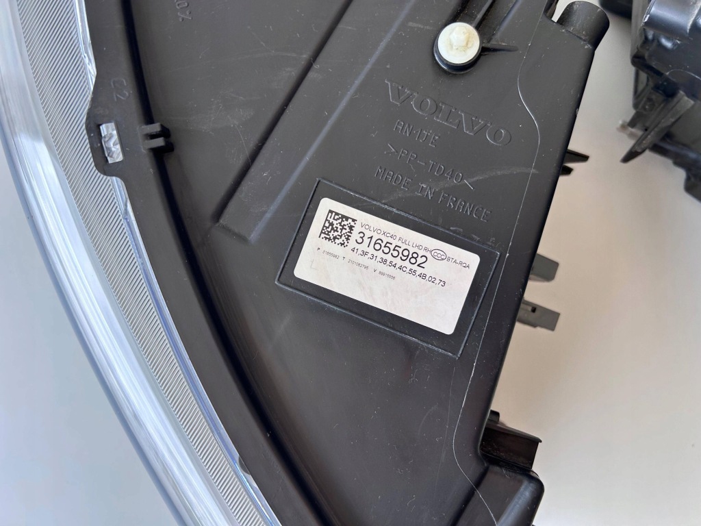 Volvo xc40 2 фара ліва правий перед full led оригінал Недорого
