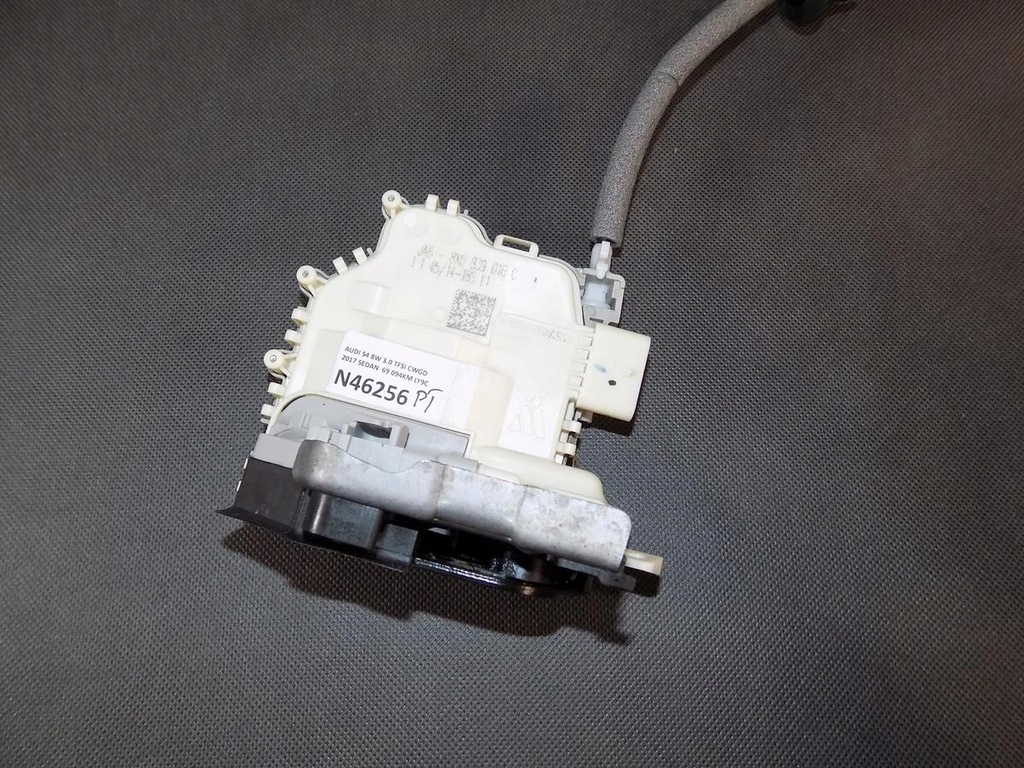 фото №1, Audi s4 a4 b9 замок дверь правый задняя 8x0839016c